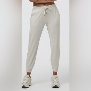 Vuori Performance Jogger - women’s small